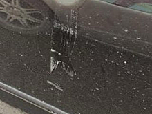 Неизвестный испортил иномарку в Новокузнецке