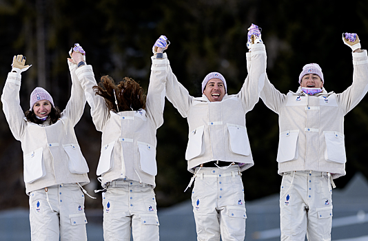 Французы выиграли смешанную эстафету в биатлоне на Олимпиаде-2026