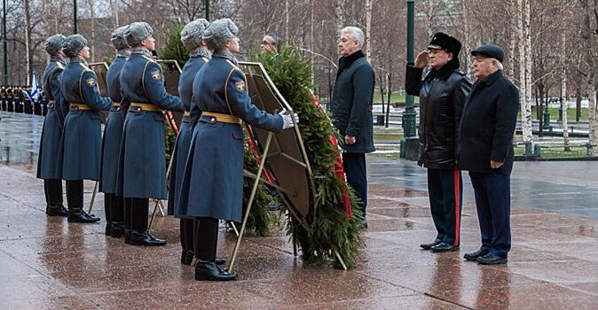 Собянин возложил цветы в память 78-й годовщины битвы под Москвой