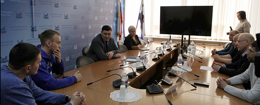 Руслан Болотов встретился с сотрудниками иркутского «Водоканала», которые вернулись из командировки в ЛНР