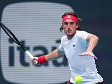 Стефанос Циципас снялся с турнира в Вене перед матчем с Лоренцо Музетти