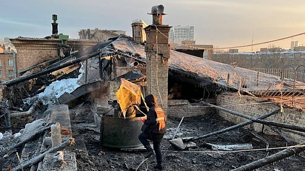 Названа причина пожара в доме на севере Москвы