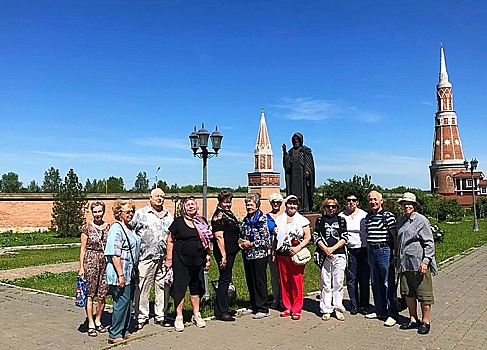 Братеевские «долголеты» побывали на экскурсии в Старо-Голутвинском монастыре