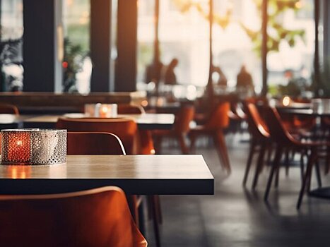 Эксперт Бухаров: доставки отнимают у ресторанов часть гостей