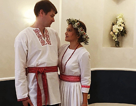Пермяки поженились в древнерусских костюмах
