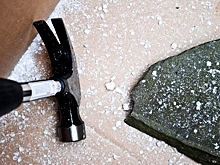 Пьяный житель Тулы разбил молотком восемь машин