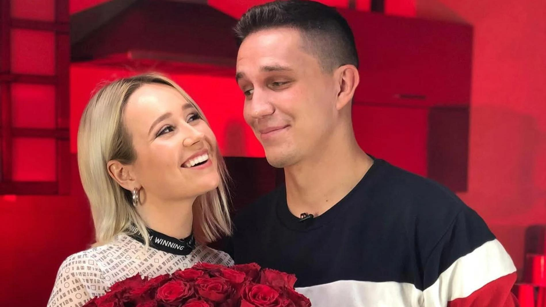 Дима Масленников вспомнил, как влюбился в Клаву Коку: «Она уезжает — и снег замирает»