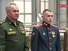 Сергей Шойгу наградил орденом мужества Алексея Ивлева из Оренбуржья
