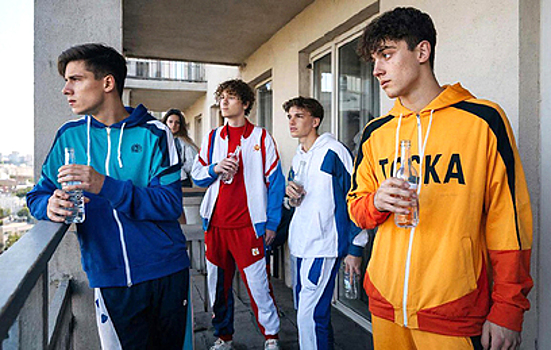 Россиян предупредили, чем грозит распитие алкоголя на общем балконе