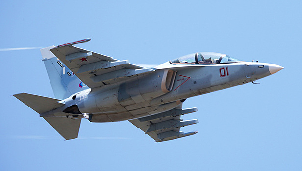 Бешеный спрос: иностранцы заказали около сотни российских учебно-боевых самолетов
