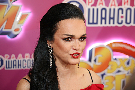 «Что за платья шьют?»: Слава оконфузилась на концерте в Кремле