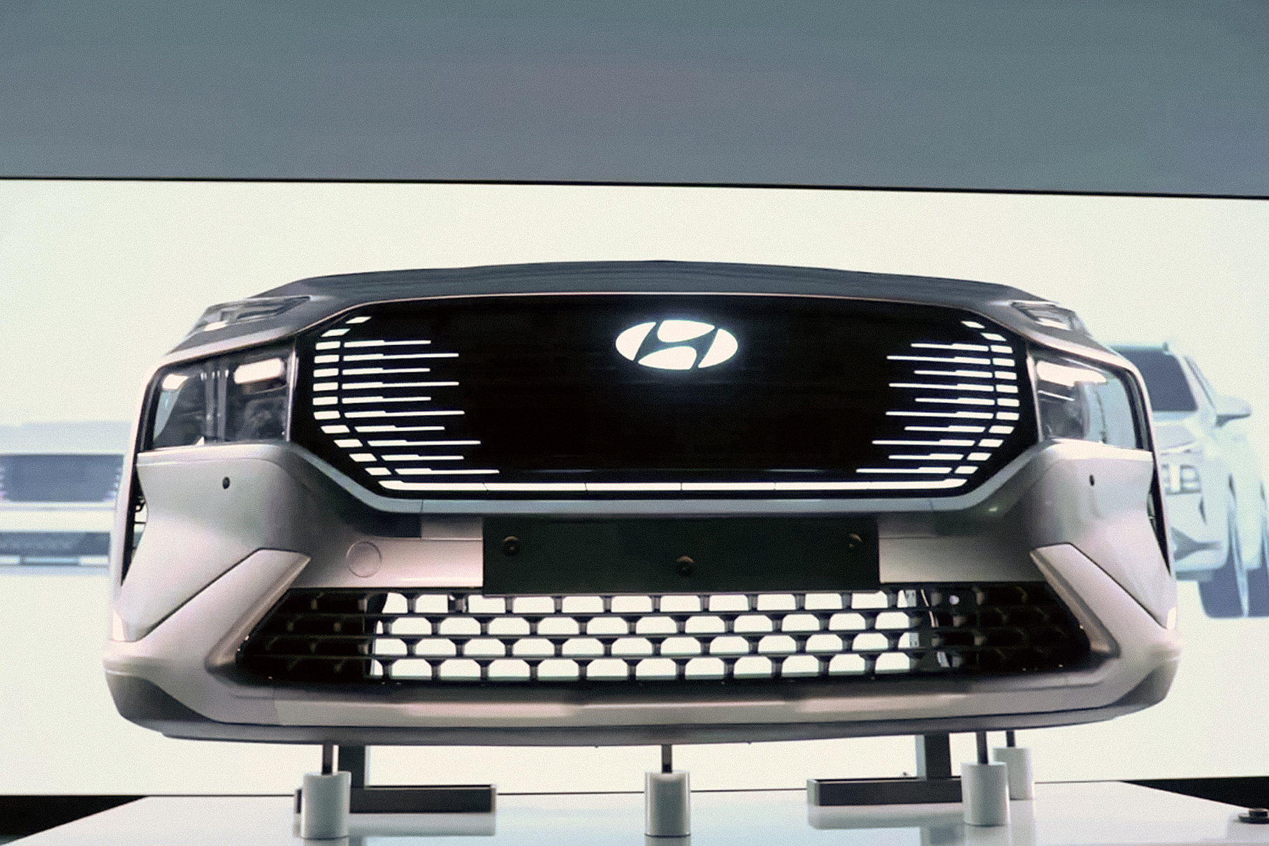 Hyundai готовится сменить логотип