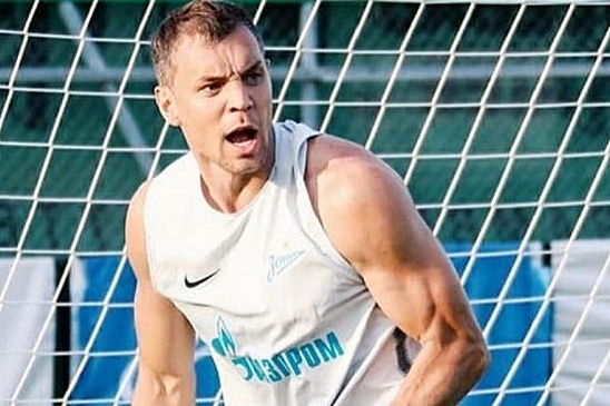 «Занимаюсь мастурбацией» — Алексей Панин пригласил в гости Артёма Дзюбу