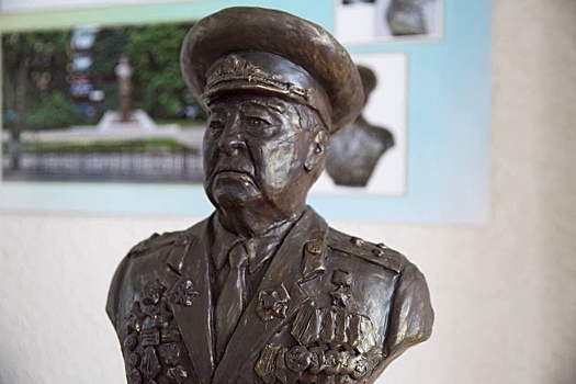 Памятник-бюст Михаила Булатова в Курске установят до конца августа