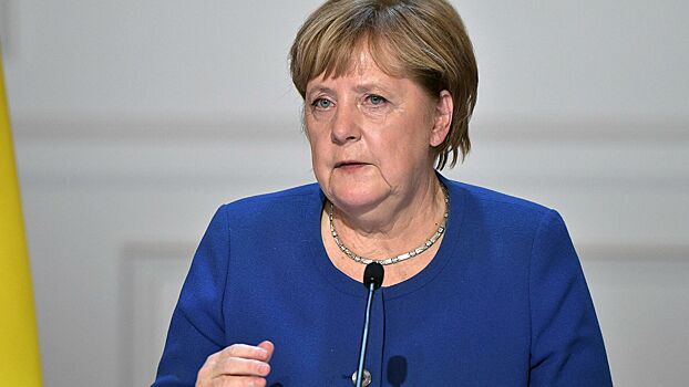 Меркель обсудила с Зеленским реализацию минских соглашений