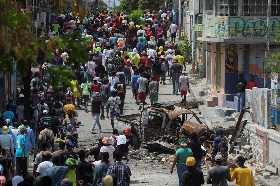 В Гаити вводят режим ЧС и начинают развертывание международной миссии