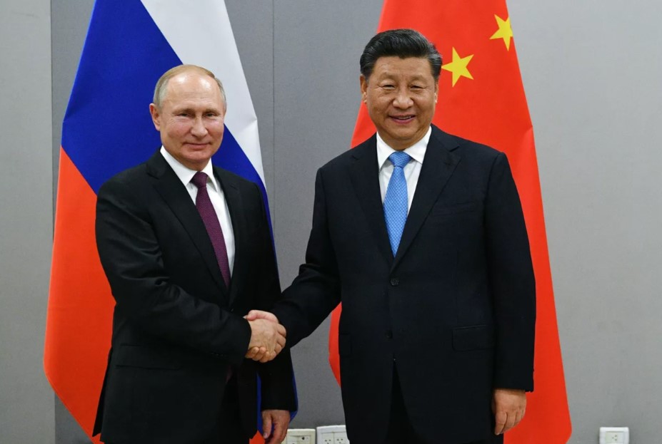 СМИ: Си Цзиньпин «за кулисами» выстраивает тесные отношения с Россией
