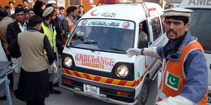 При взрыве в Пакистане пострадали 34 человека