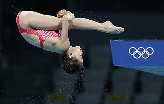 Китаянка Цюань Хунчань в 14 лет стала олимпийской чемпионкой по прыжкам в воду с вышки