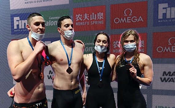 Казанцы заняли 3-е место в смешанной эстафете на этапе Кубка мира по плаванию в столице Татарстана