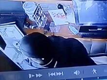 Россиянин провел ночь между этажами в кафе