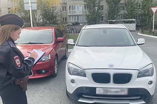 BMW, которая долго стояла на парковке, украли на эвакуаторе