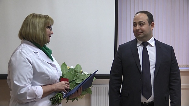 Медикам в Химках вручили ключи от служебных квартир