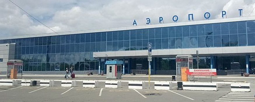 В аэропорту Омска снова отменили все рейсы за границу