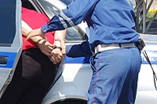 В 14-ом микрорайоне сотрудники ГИБДД задержали мужчину, подозреваемого в хранении наркотиков