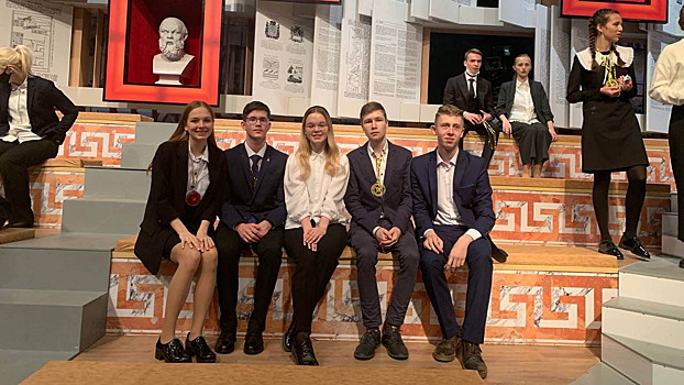 Четыре школьника из Вологды вышли в полуфинал игры «Умники и умницы»