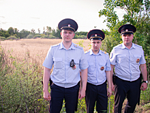 В Воронеже двое школьников увязли в болоте. Утонуть им не дали полицейские