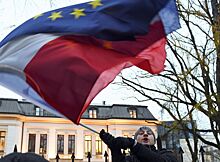 «Деньги за лояльность»: как Польша шантажирует ЕС с помощью брекзита