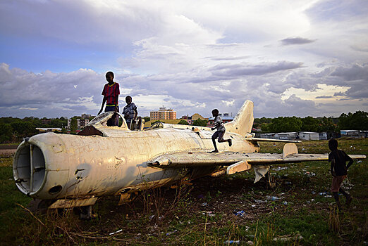 Эстонца подозревают в продаже самолетов воюющим африканским племенам