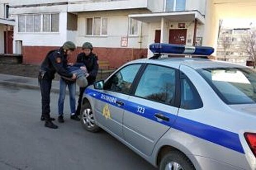 ОМОН произвел задержание посреди улицы в Барнауле