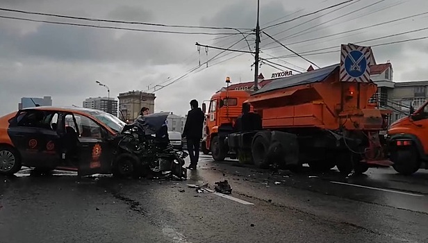 Пять человек пострадали в ДТП в Москве