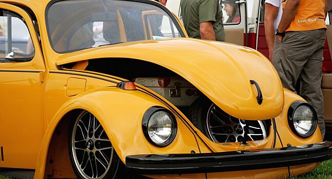 Бэтмобиль и необычного размера Beetle: необычные машины для езды по городу