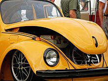 Бэтмобиль и необычного размера Beetle: необычные машины для езды по городу