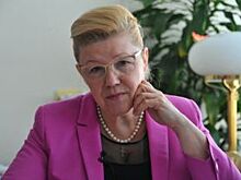 Модельер из Екатеринбурга в юбке с Путиным удивила Елену Мизулину