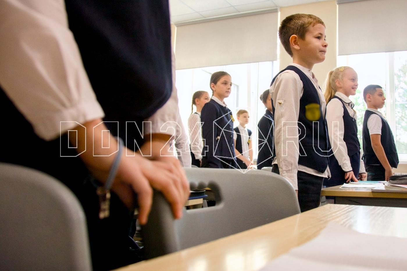 В школах Зерноградского района создают муралы с изображением героев