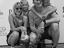 Звезда КВН Андрей Бурковский поучаствовал в забеге с женой и детьми