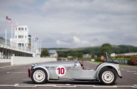 Caterham Seven SuperSprint — лучший способ отметить 60-летие Lotus Seven