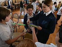 Светить везде: школьникам в Сухуме раздали необычный девайс