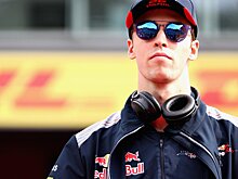 Квят: "Рено" проигрывает в развитие "Мерседесу" и "Феррари"