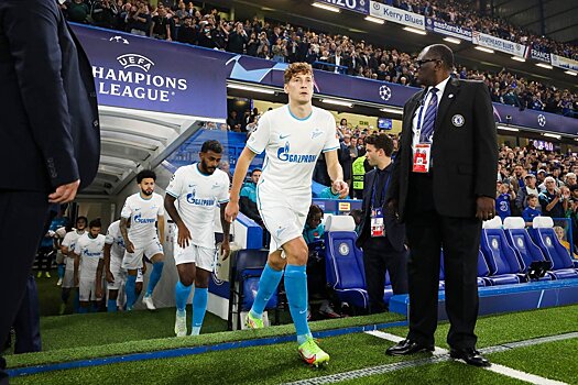 Россияне и украинец из «Зенита» не встали на колено в Англии