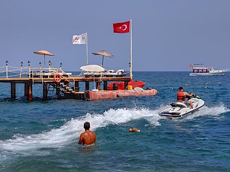 В АТОР объяснили, кто может поменять отечественные путевки на отдых в Турции