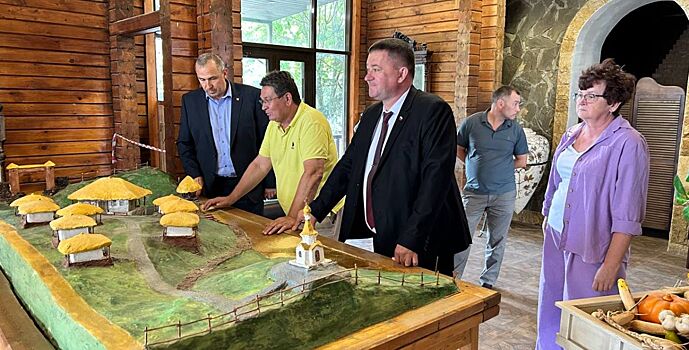 Пролетарский район Ростовской области посетил министр экономического развития региона Павел Павлов