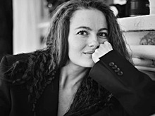 «Копируете Королеву?» Любовница Тарзана подалась в певицы 