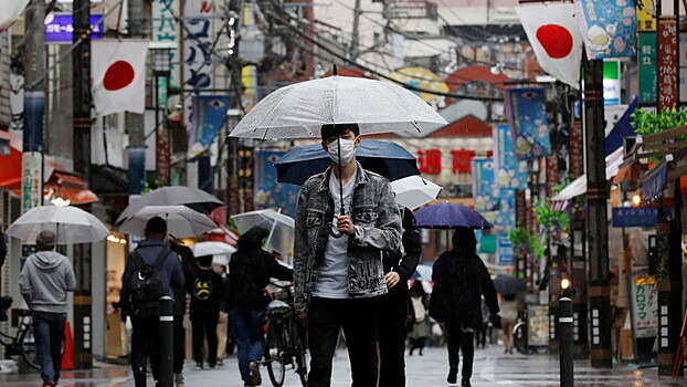 Япония закрывает границы из-за нового штамма COVID-19