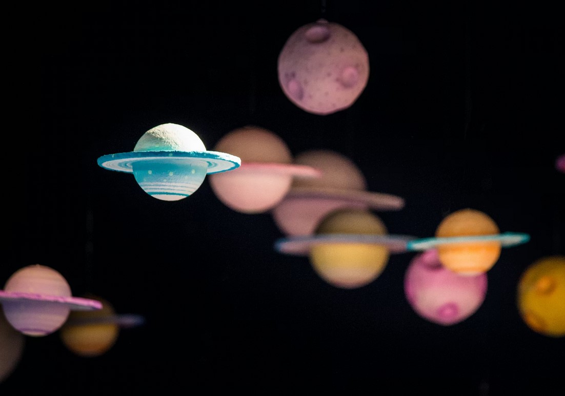 Сколько живут планеты?