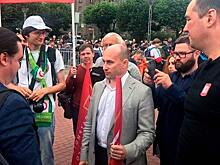 В Петербурге состоялся митинг в поддержку москвичей, на котором Старикову не дали слова